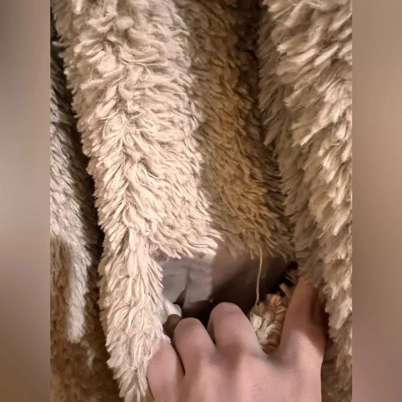 FINAL PRICE KENNETH COLE | Tan Teddy Jacket with Satin Lining - Picture 7 of 9